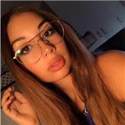 Studentessa scienze umane (maturata) che può offrire lezioni di italiano e matematica ai ragazzi stranieri e delle elementari/medie. Sono una ragazza volenterosa, solare e sempre pronta ad aiutare. sono gentile ed empirica